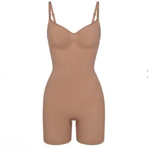 SKIMS Seamless Sculpt Bodysuit Shapewear Women’s XXL Light Tan NWOT